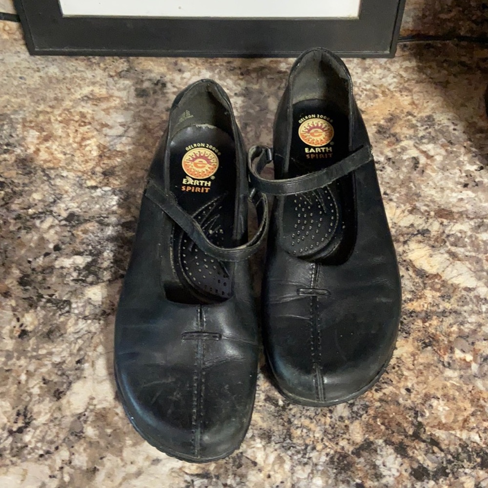 Shoe